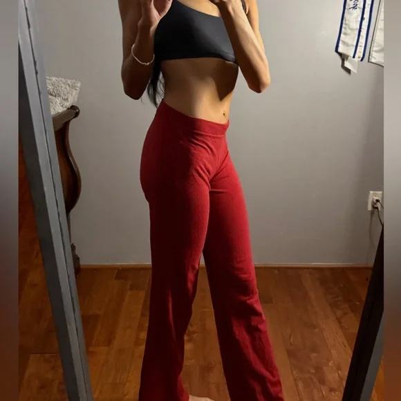 SKIMS RED LOUNG BOTTOMS - Picture 2 of 3